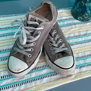 Gray converse women’s 8 men’s 6